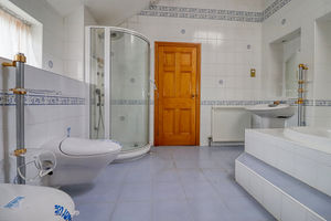 Jack & Jill Bathroom- click for photo gallery